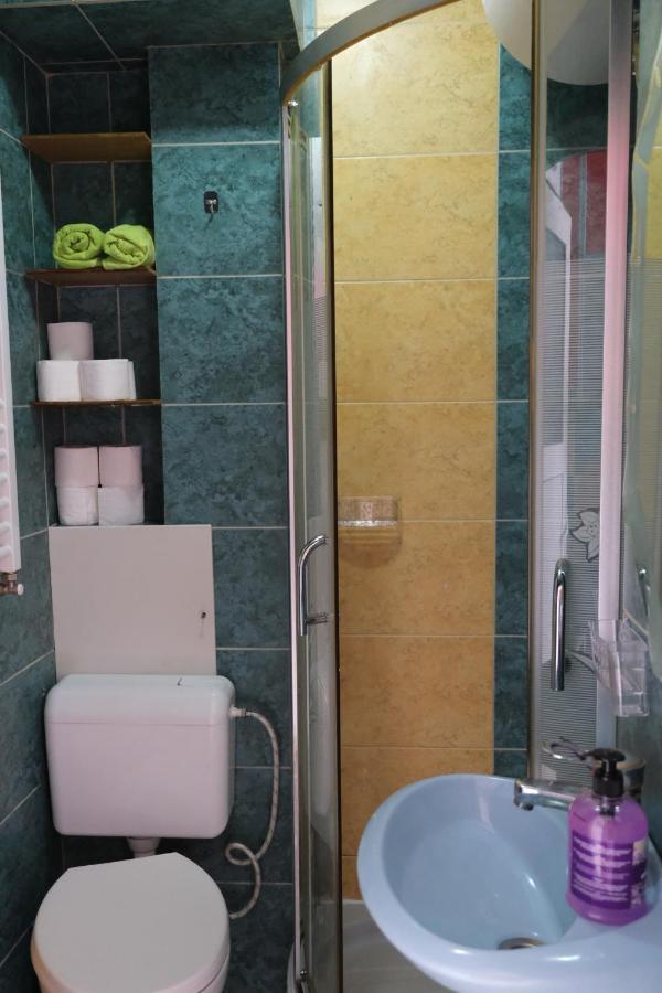 Zogu Apartments - Downtown Pristina Esterno foto
