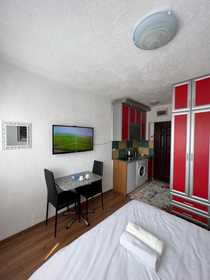 Zogu Apartments - Downtown Pristina Esterno foto